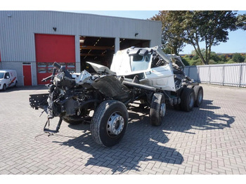 Camión chasis RENAULT C 460