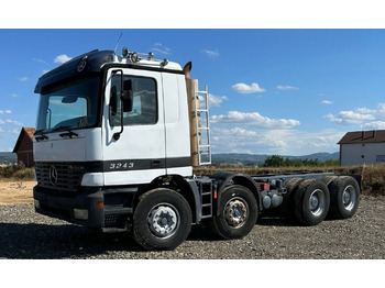 Leasing de  Mercedes-Benz Actros 3243 8x4 chassis Mercedes-Benz Actros 3243 8x4 chassis: foto 1