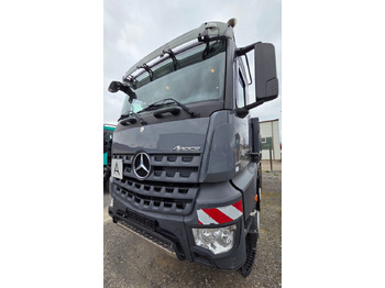 Camión volquete MERCEDES-BENZ Arocs