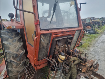 Cabina Fiat 580, 680, 780, 880, 980 Complete Cab, Narrow 5108813 Sold, Sold, Sold: foto 4 Cabina Fiat 580, 680, 780, 880, 980 Complete Cab, Narrow 5108813 Sold, Sold, Sold: foto 4