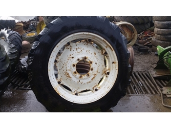 Llanta NEW HOLLAND