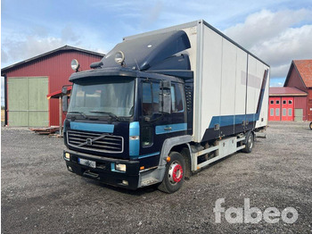 Camión caja cerrada VOLVO FL6