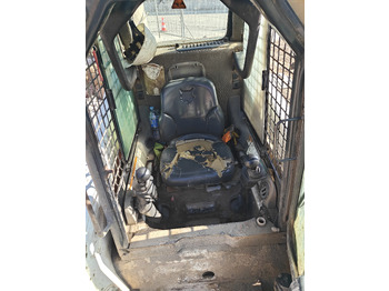 Minicargadora BOBCAT S220: foto 5