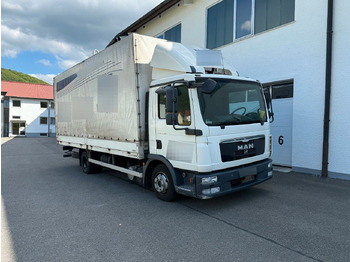 Furgoneta con lona MAN