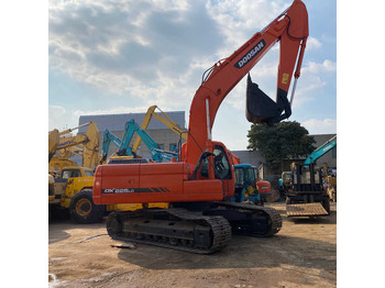Excavadora DOOSAN DH220