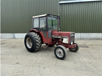 Tractor International 533 Tractor: foto 3 Tractor International 533 Tractor: foto 3