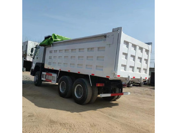 Camión volquete SINOTRUK HOWO