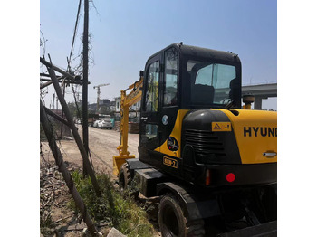 Excavadora de ruedas HYUNDAI