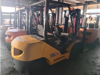Leasing de KOMATSU FD30 KOMATSU FD30: foto 2