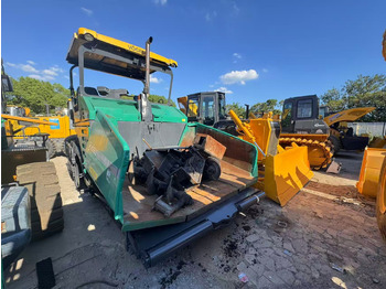 Pavimentadora de asfalto VÖGELE