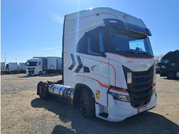 Cabeza tractora IVECO