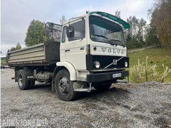 Camión volquete VOLVO