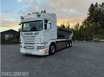 Camión volquete SCANIA R 560