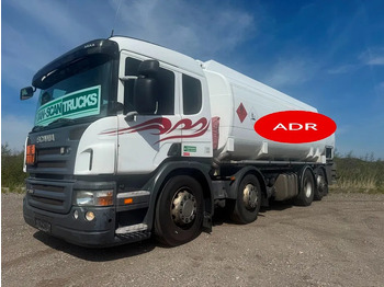Camión cisterna SCANIA P 380