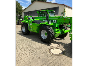 Manipulador telescópico MERLO