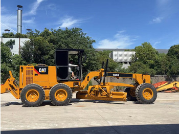 Grader CATERPILLAR 140K