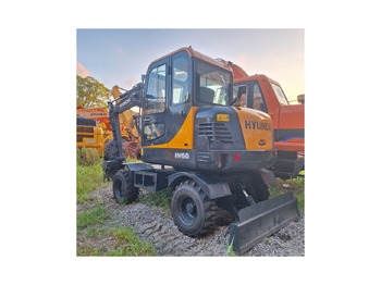 Excavadora de ruedas HYUNDAI