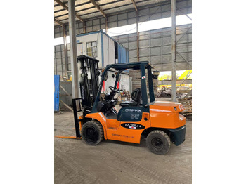 Carretilla elevadora diésel Toyota FD30 Forklift: foto 3 Carretilla elevadora diésel Toyota FD30 Forklift: foto 3