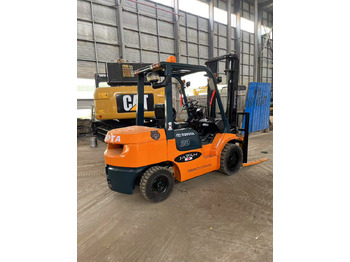 Carretilla elevadora diésel Toyota FD30 Forklift: foto 5 Carretilla elevadora diésel Toyota FD30 Forklift: foto 5