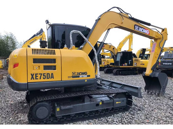 Miniexcavadora XCMG XE75DA