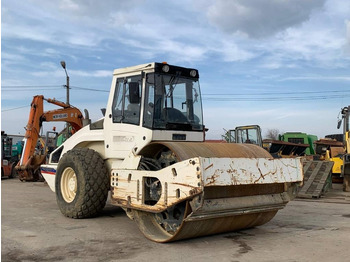 Compactador BOMAG BW213DH-4