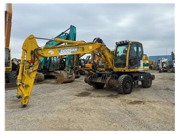Excavadora de ruedas DOOSAN DX160W