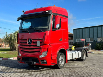Camión caja cerrada Mercedes-Benz Actros 963-4-A: foto 4