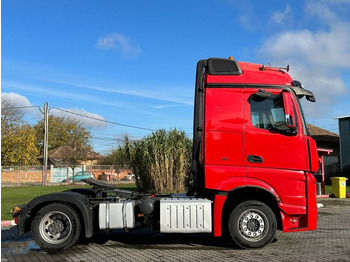 Camión caja cerrada Mercedes-Benz Actros 963-4-A: foto 3