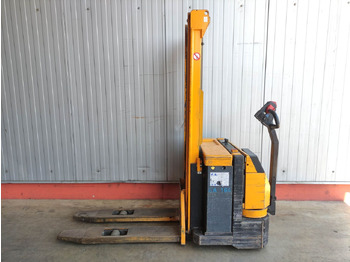 Apilador JUNGHEINRICH EJC