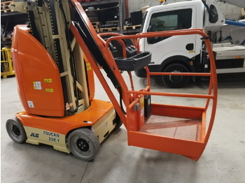 Plataforma de mástil vertical JLG