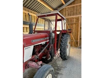 Tractor INTERNATIONAL