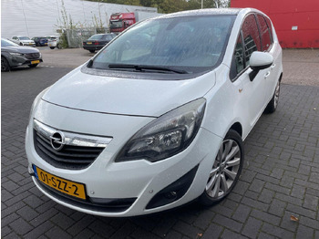 Coche OPEL