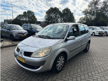 Coche RENAULT