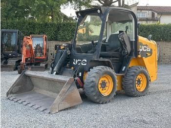 Minicargadora JCB