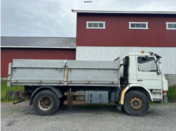 Camión volquete SCANIA P93