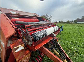 Maquinaria de henificación Welger RP 200 Mastercut round baler. Partially repaired object.: foto 3 Maquinaria de henificación Welger RP 200 Mastercut round baler. Partially repaired object.: foto 3
