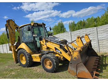 Retroexcavadora CATERPILLAR