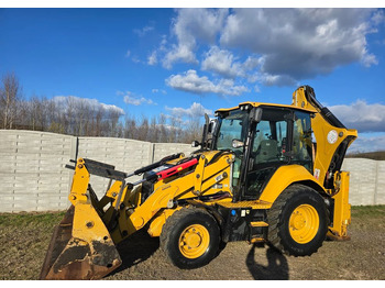 Retroexcavadora CATERPILLAR