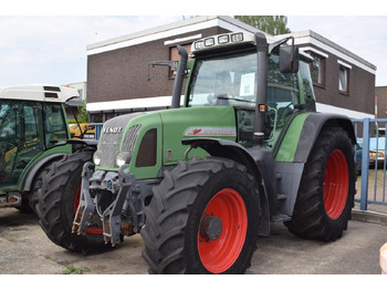 Tractor FENDT 700 Vario