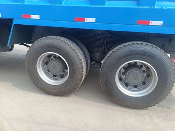 Camión volquete SINOTRUK HOWO