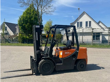 Carretilla elevadora diésel DOOSAN