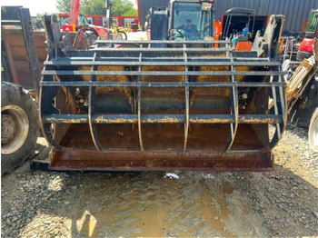 Manipulador telescópico MANITOU