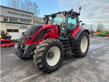 Tractor VALTRA T214