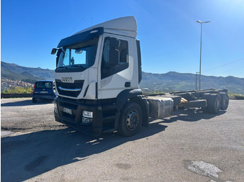 Camión chasis IVECO Stralis
