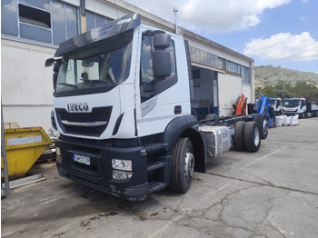 Camión chasis IVECO Stralis