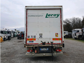 Camión caja cerrada RENAULT D 12 DTI 215: foto 5