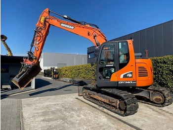 Excavadora de cadenas DOOSAN DX140LCR-5