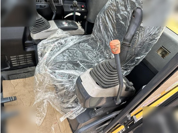 Miniexcavadora KOMATSU PC56-7: foto 5