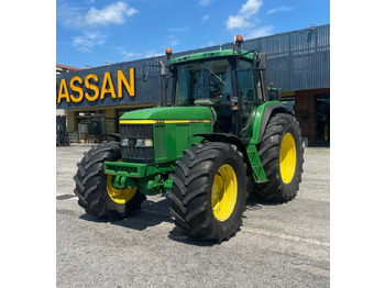 Tractor JOHN DEERE 6810
