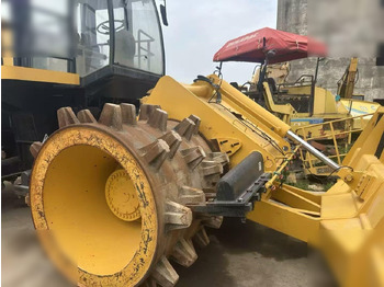 Compactador CATERPILLAR 816A: foto 2